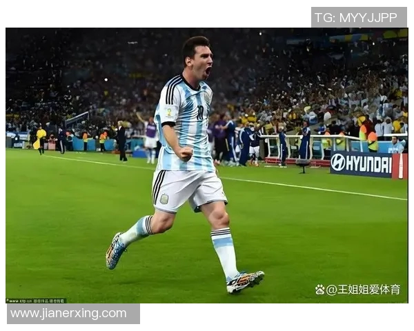 足球明星在赛场上泪洒瞬间感动无数球迷展现真情流露的背后故事